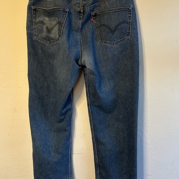 Levi’s 550 Classic Relaxed Fit Medium Wash Blue Jeans Sz W 44 L 30 - Picture 6 of 13